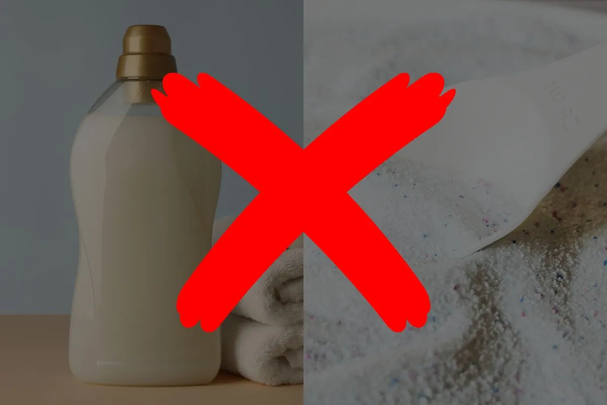 柔軟剤と粉洗剤のボトル